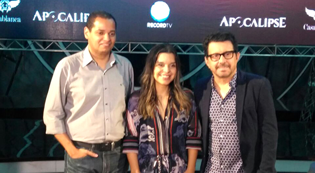 Anderson Souza, Diretor de Teledramaturgia da Record TV, Vivian de Oliveira, autora da novela, e o diretor-geral, Edson Spinello (Foto: Talita Badasi/Record TV)